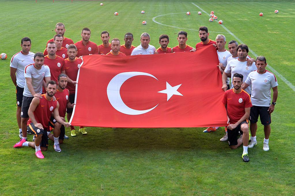 GalatasaraySK's tweet photo. Başımız sağolsun. http://t.co/ENQrQE8ndP