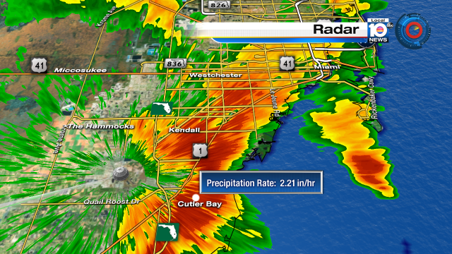 Heavy storm drenching Miami-Dade with more than 2 inches of rain per hour! Ponding or flooding is possible. #FLwx http://t.co/gOnMMtJoVc