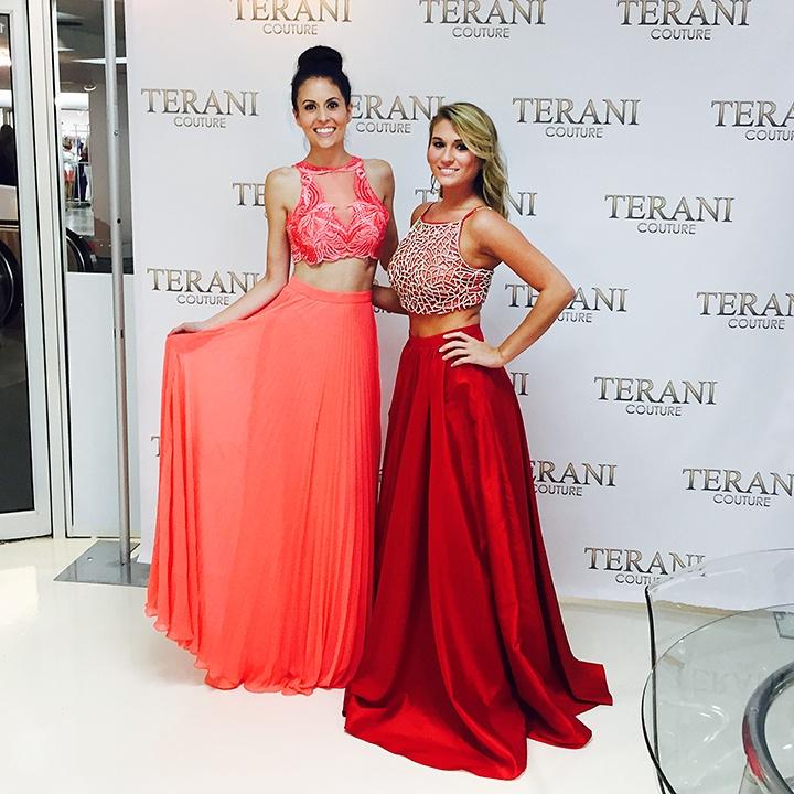 terani_couture's tweet photo. Coral or red? Share in comments 👇
#gogirl #perfectdress #lookgood #feelgood #teranicouture http://t.co/tWnWuOEOAn