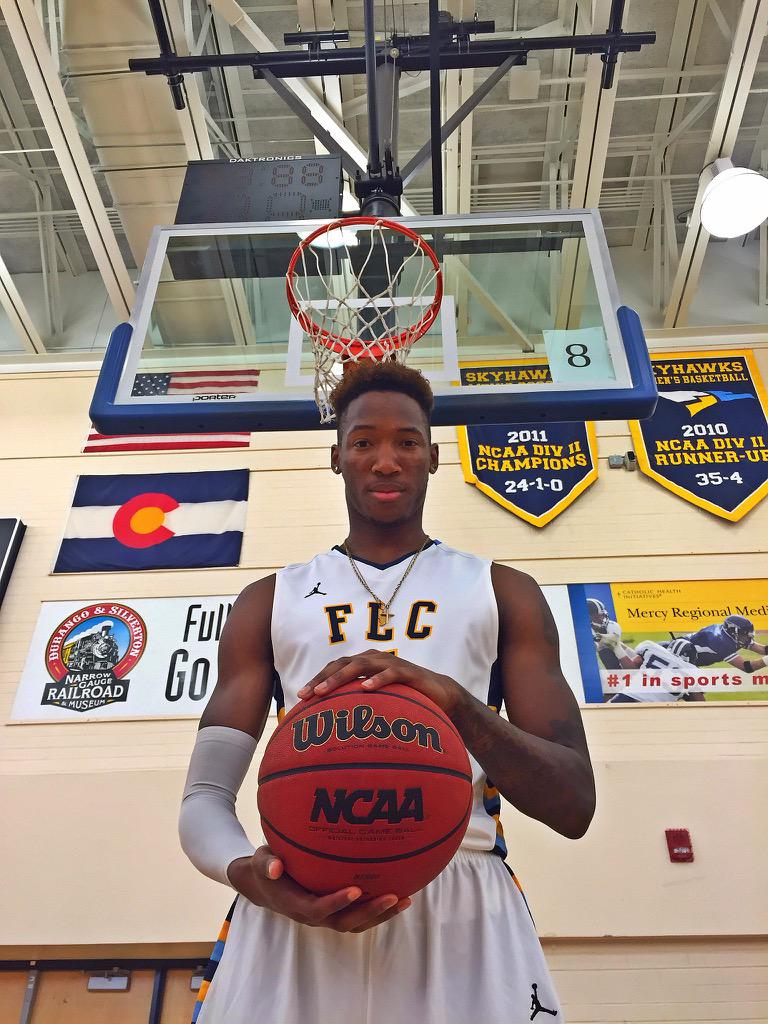 Keezus4's tweet photo. @FLCSkyhawks Senior #4 #MediaDay #FinesseEm 🇬🇧🏀💯 http://t.co/o9QfXooKiQ