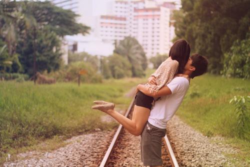 fxxkiddo's tweet photo. Who needs a flower? When i have you as my lover❤ @prxcyl http://t.co/XPVYNyg2Qp