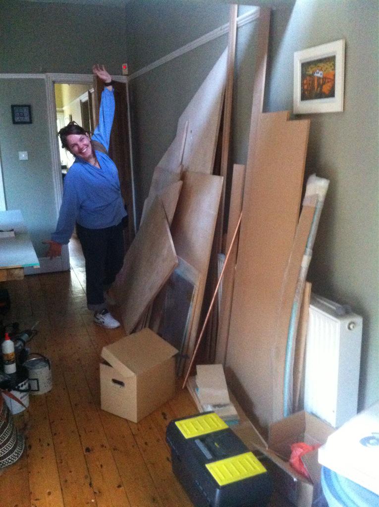 midconversation's tweet photo. This is what happens when you invite @LauraJane_Blake into your house! #aurallooms http://t.co/Mf7r3C3LdP