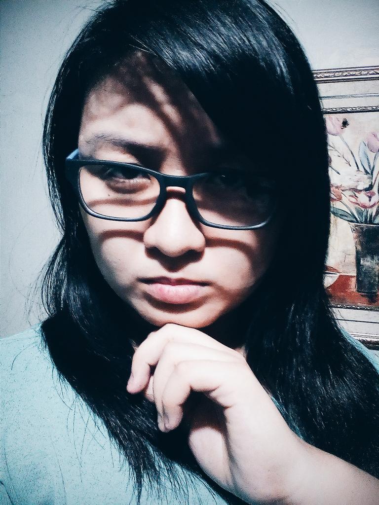 yeolknbaekon's tweet photo. #vsco #vscocam #TheLadyThinker #Haurcut #Glassea http://t.co/ZJsxGAIgJP