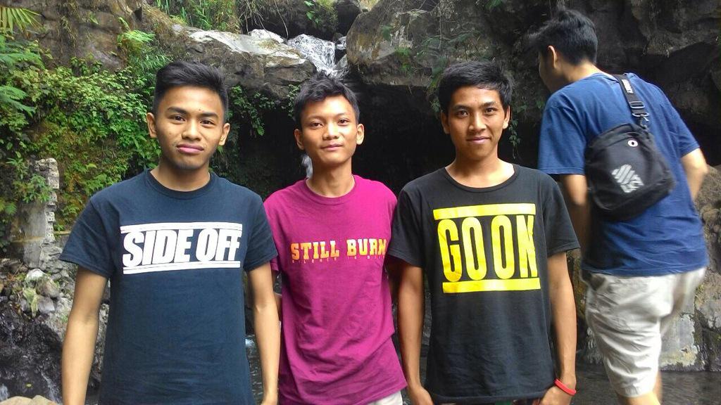 <a href="/SideOff_DHC/">SIDE OFF</a> &amp; <a href="/GoOn_Hcpunk/">GO ON Hc/Fun</a> pertemanan 

#Tegal 
#YouthSpiritTour2015