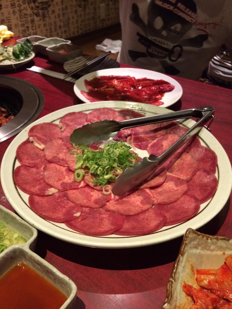 Missybabe08's tweet photo. 焼肉 食べホ大 #yakiniku Eat all You can 😂 http://t.co/TlT1g6Emlm
