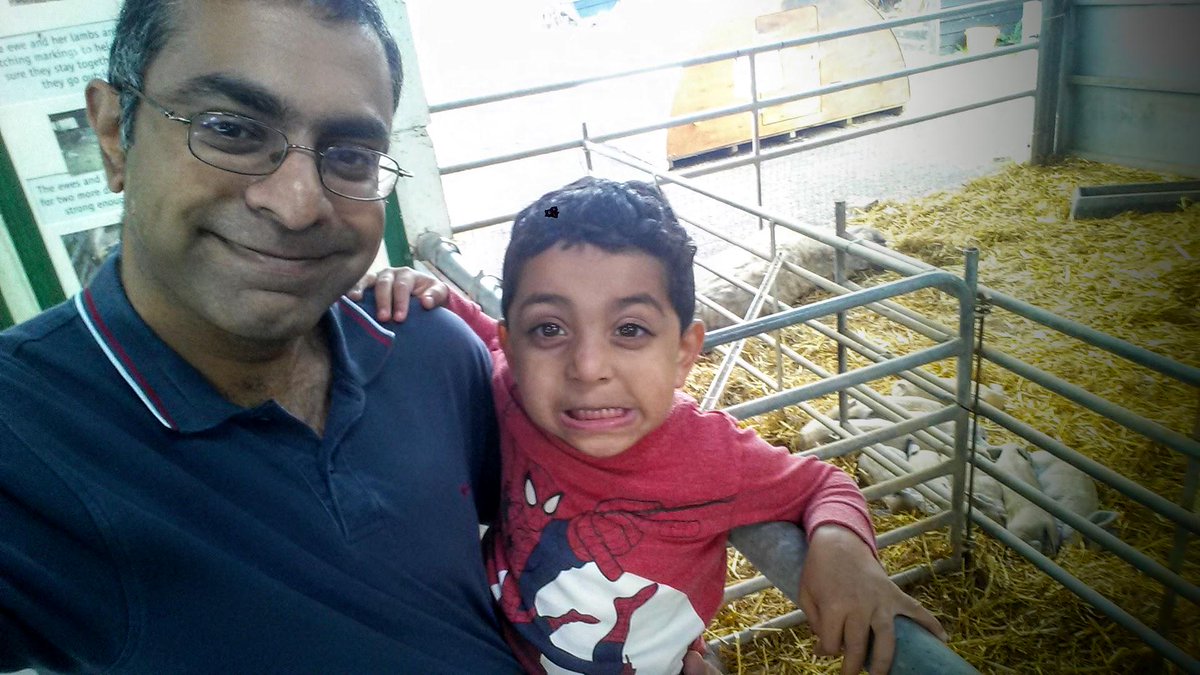 nelsonb44's tweet photo. @BockettsFarm Great day today, play area, tractor rides, animals what more do you need #bockettsselfie http://t.co/wV32YpW2c7