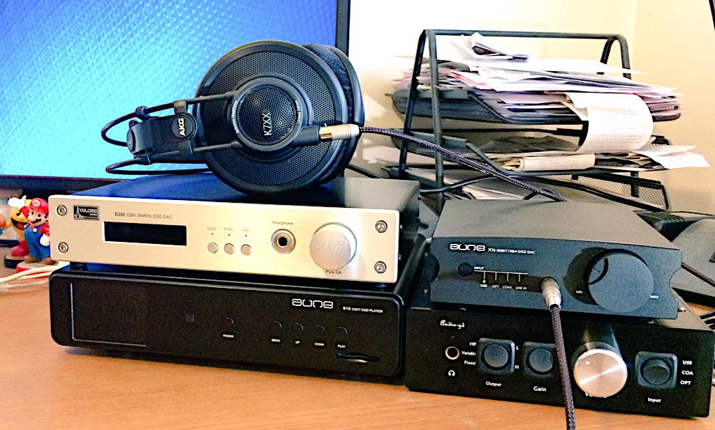 HeadFiYYC's tweet photo. #DAC #shootout today. #AuneX1s, #YulongD200 and #AudioGD #NFB15. Fun times! #headfi #hifi http://t.co/tfK3oVIcUP