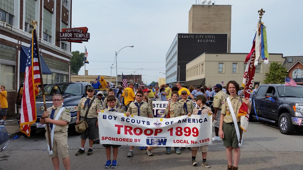 dougmay54's tweet photo. Celebrating Labor Day big @steelworkers support #USWWorks #USWNextGen support parade route #solidarityinsteel http://t.co/waS8VAk1OQ