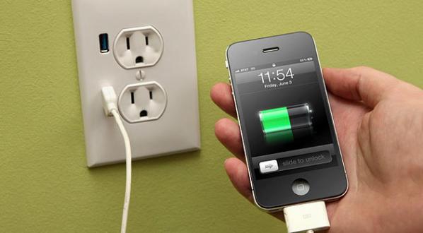 FATOCURLOSO's tweet photo. ATENÇÃO!

VOCÊ COLOCA O CELULAR PRA CARREGAR QUANDO VAI DORMIR? ENTÃO PRECISA VER ISSO: http://t.co/Mi74KSj0zN http://t.co/RSs4bITqtf
