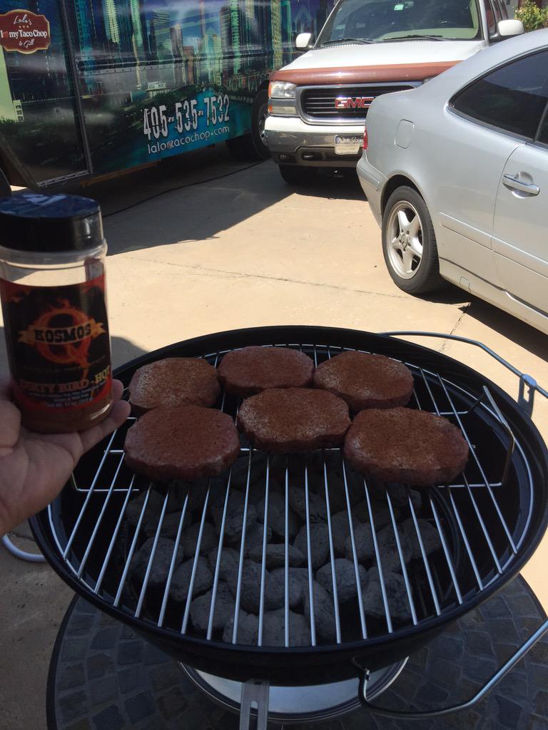 LalosTacoChop's tweet photo. Grilling with the best seasoning @KosmosBBQ thank you buddy!! http://t.co/KCG8XItGlL