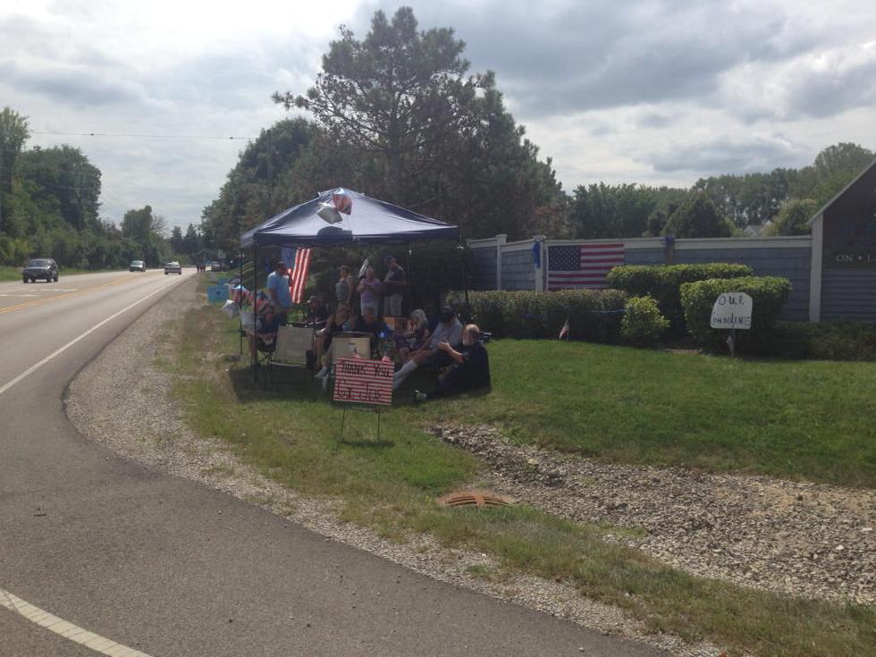 SQLgolferCHI's tweet image. Sad yet beautiful showing of support for #gijoe ! #foxlakepd #antiochpd #foxlakeil #antiochil