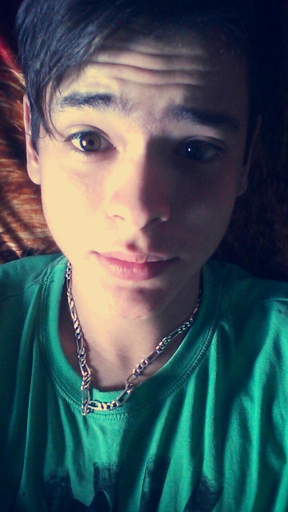 ChaguinStgo's tweet photo. SIGUEME Y TE SIGO, AVISAME CON UN "RT" http://t.co/5KUv7QXPKi