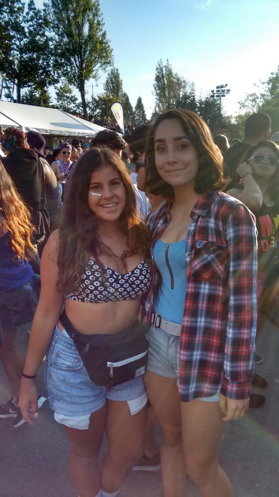 __Maria_Camila's tweet photo. #MDBP2015 #MDBPVAN 🙌😍💖 http://t.co/2baMyDYUNV