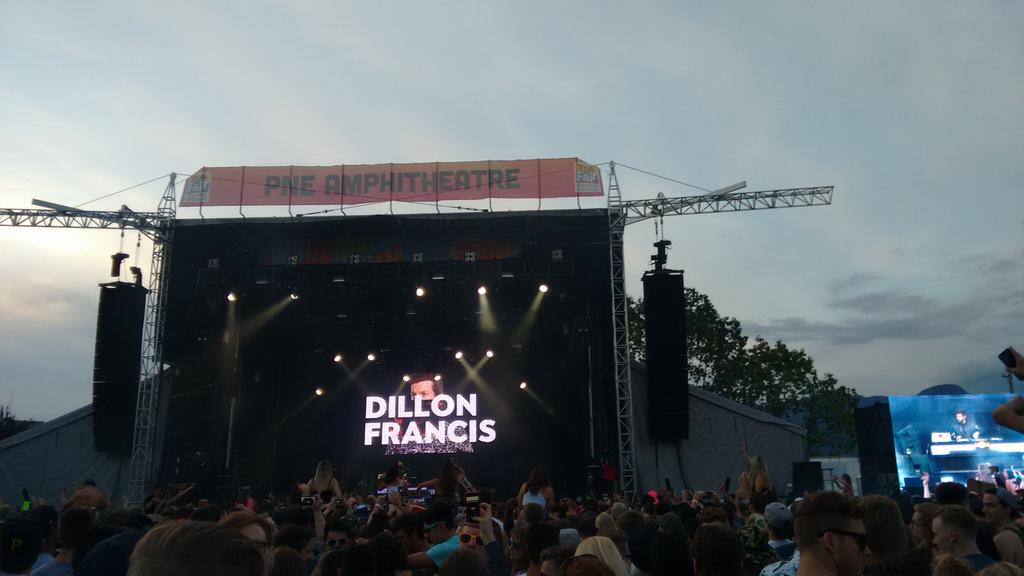 __Maria_Camila's tweet photo. @DILLONFRANCIS DILLY!!! 💖😍 http://t.co/IVhGpMNnZZ