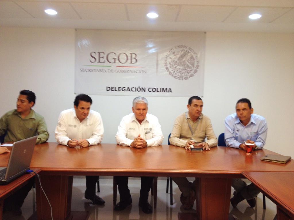 salud_colima's tweet photo. Junto con #SeGobColima @CONAGUA_Colima e #ISSSTEColima se coordinan acciones de contención del #Chikungunya http://t.co/UZgfN4auIG