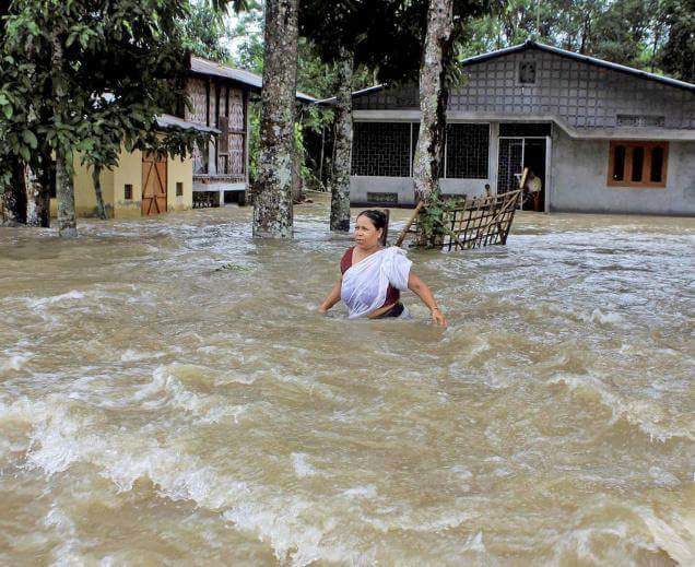 kendentshering's tweet photo. That ironic moment when Assam ki chori has more media coverage than Assam Flood. #assamflood #SheenaMurderPlot http://t.co/ZItBGLVZbX
