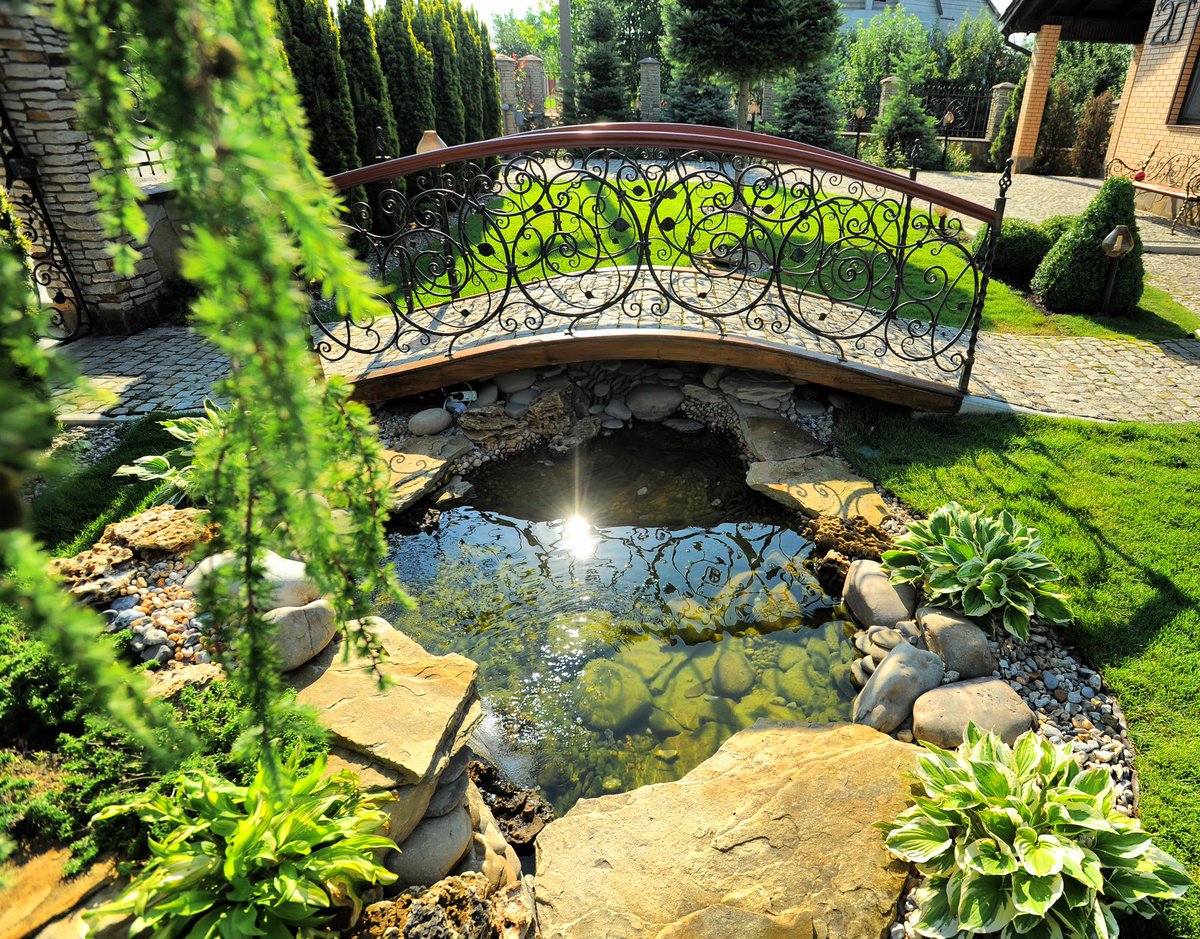 Start a summer landscape project by following these simple ideas. signaturelandscaping.ca/summer-landsca…

#LandscapeDesignOakville