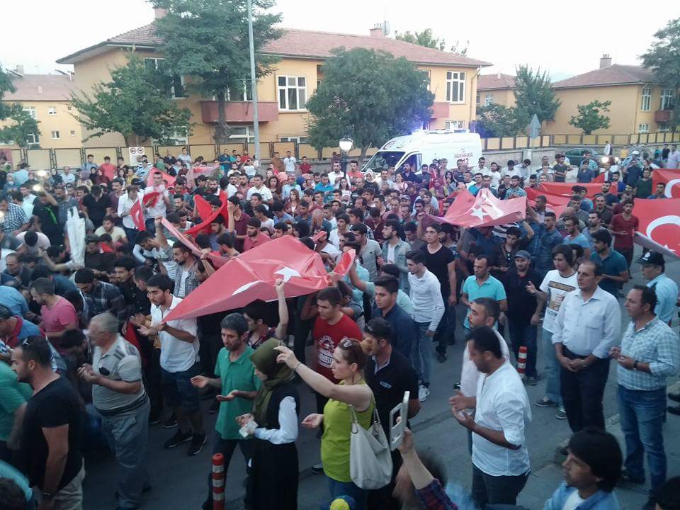 ZaimSakir's tweet photo. CAN ERZİNCAN TERÖRÜ LANETLEDİ. http://t.co/2ZtNwhcgXs