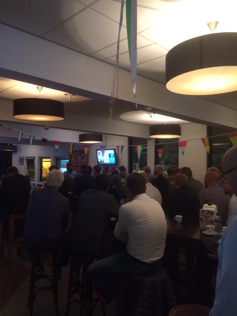 QuickBusiness20's tweet photo. De 'aftrap' van een fantastisch seizoen @kvvquick20 http://t.co/Jf6SmeLgOW