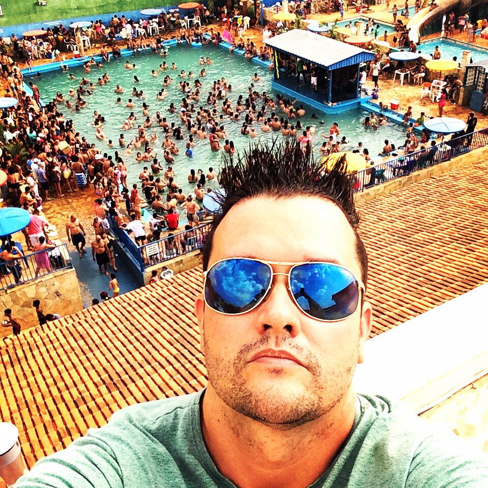 aroldoclube's tweet image. Tome! #FeriadãoSertanejo #Explodiu #Pipoco #AnoQueVemTemMais
