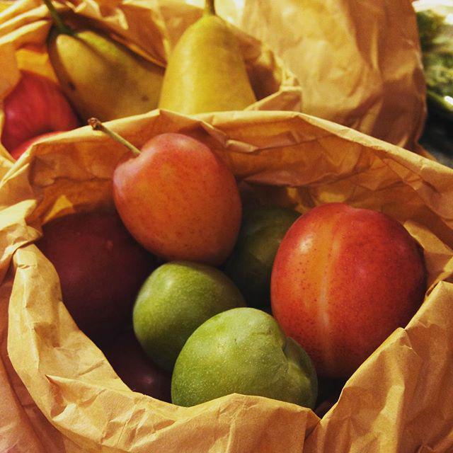 HubbubEats's tweet image. Nothing shows you the seasons like a fruit and veg box 🍎🍐🍃🍂🍁 (this is from #Devlins on #po… ift.tt/1g5OHlL