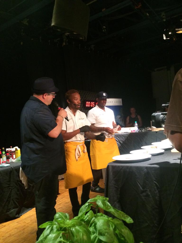 vanessalingyu's tweet photo. You know I had to ask about women's influence in chefs' food. Respect! @CityGourmetsays & @ChefEdHarris #2Hot4Kitchen http://t.co/6jEBWSIGOl