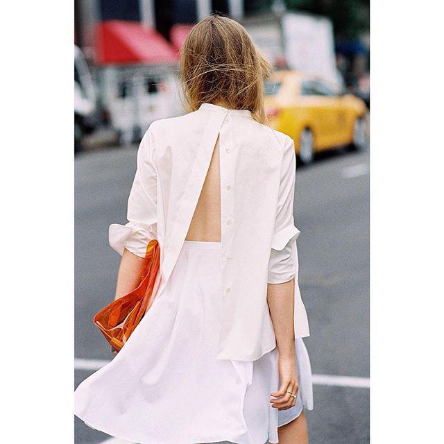 VanessaJackman's tweet photo. A beautiful open-back blouse for a really hot day ☀️ (helloooo NYC later this week!)
@kris… http://t.co/OLEGcRQ1zB http://t.co/6DEQkF7P0T