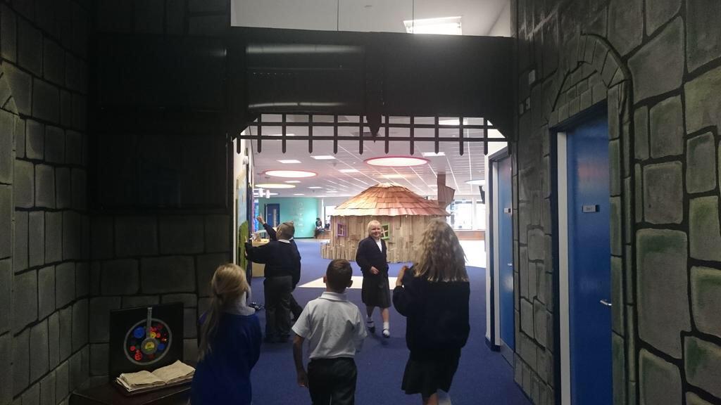 hartsholmeacad's tweet photo. Our students were in awe of our new magical environments today! http://t.co/HHKYiZHdkQ