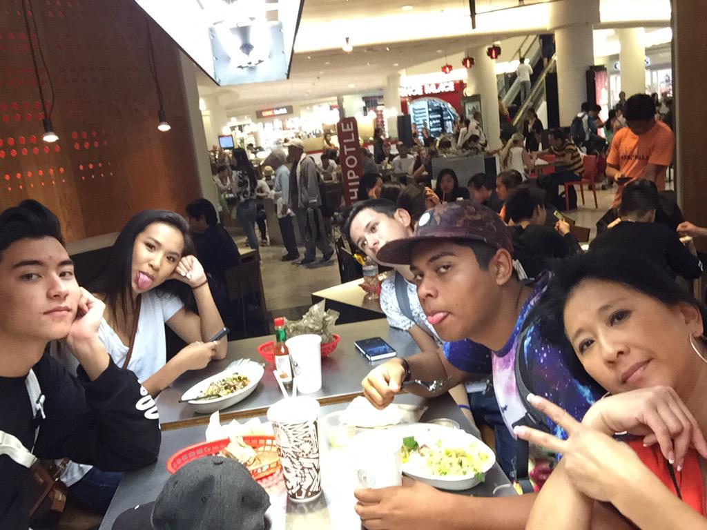 toniaTONG's tweet photo. Quarter Squad in SF http://t.co/ZaFX79XA4J
