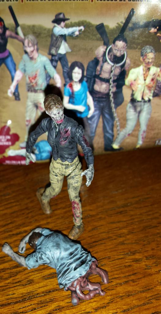 LisaThejocdr's tweet photo. The herd is upon us! #thewalkingdead http://t.co/kxTrfkixrW