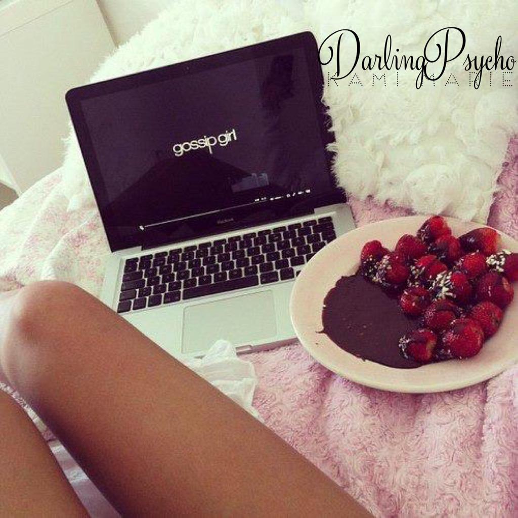 DarlingPsycho's tweet photo. How I will be spending the next hour or two while getting ready.

Back later. 

DMs if needed.

#DarlingOffline http://t.co/qXhwla4YQL
