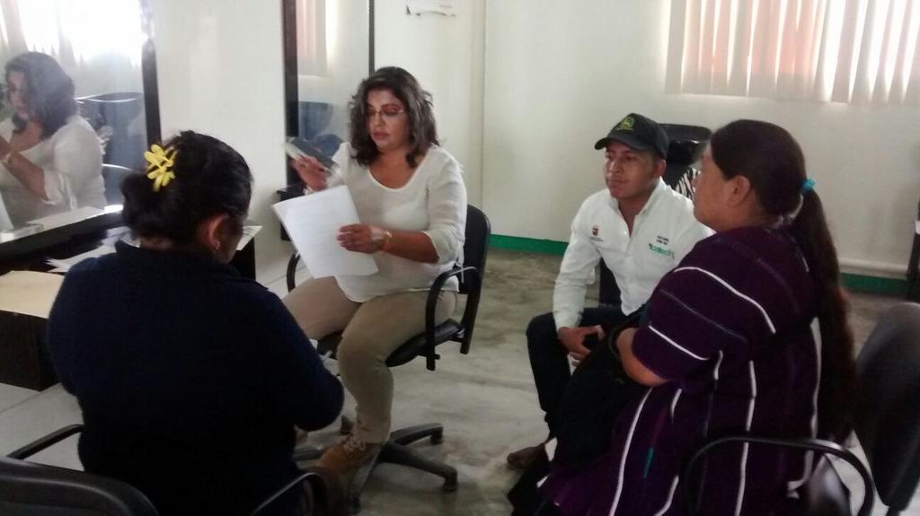 ICATECHSanCris's tweet photo. Recibiendo documentación en Oxchuc para los cursos de corte, confección y belleza en Puilja @icatech1 @dulsillo http://t.co/EDf1geBvMv