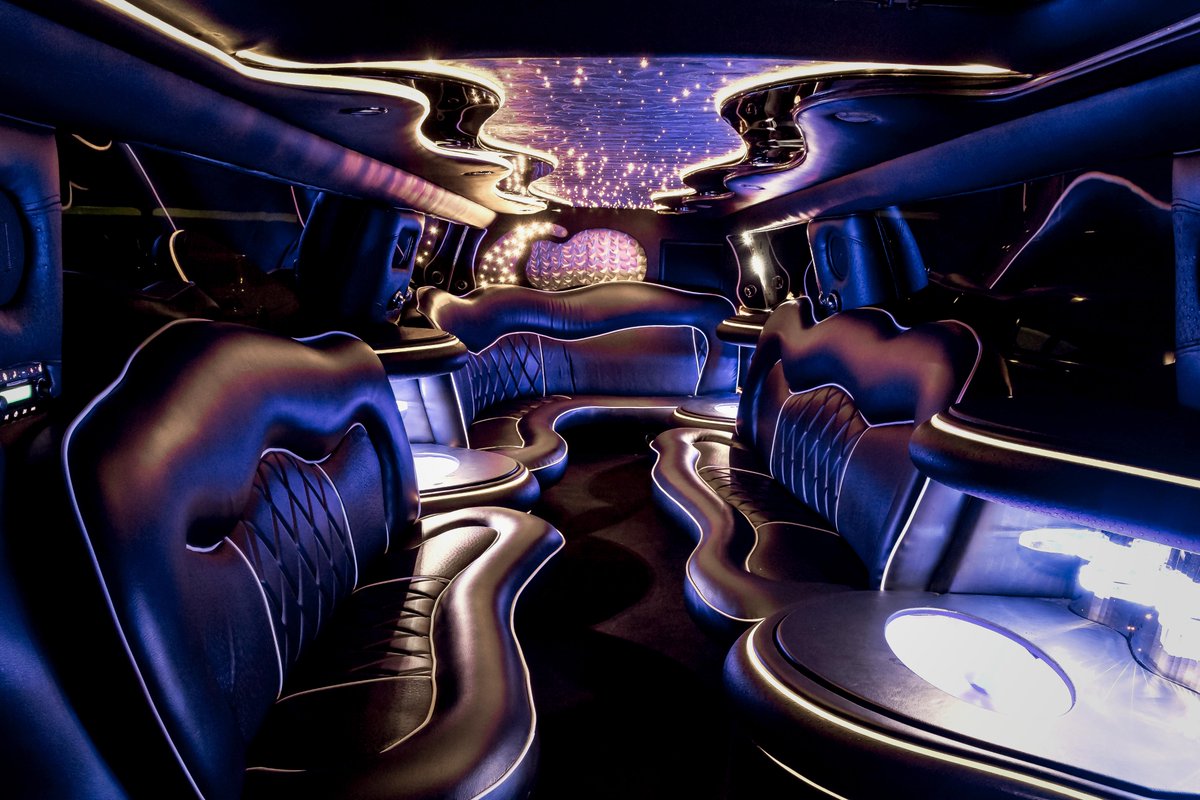 SpectrumLimo's tweet image. Spoil your significant other w/ a ride around town in a Luxury Limousine for your next date night. (619) 225-8466