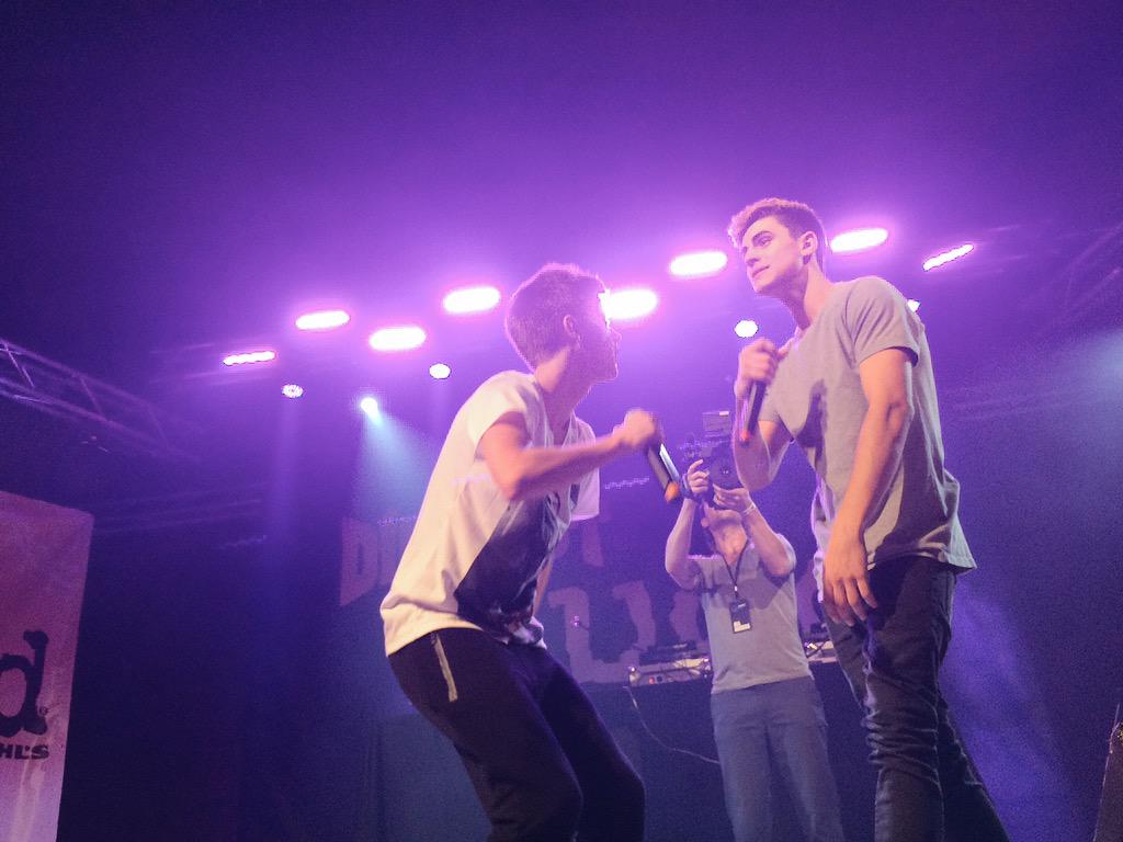 JackAndJack's tweet photo. WE LOVE YOU GUYS! Thank you Dallas for last night :) http://t.co/kItwk1qoNT