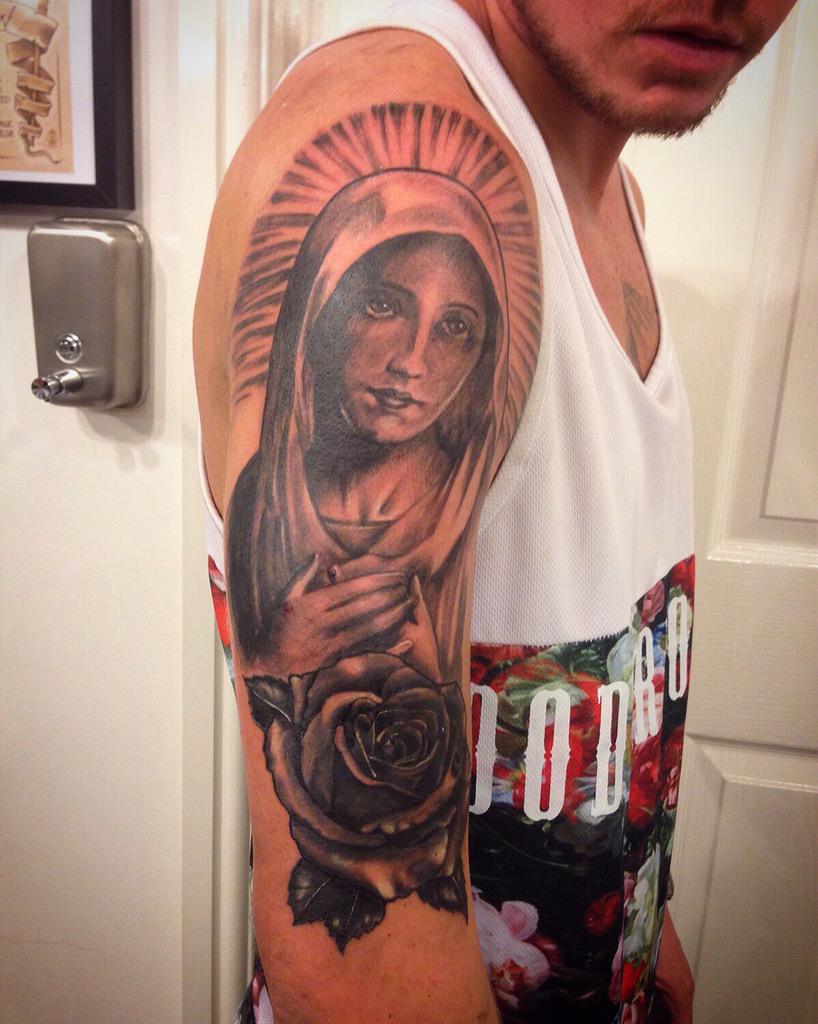 Swordandsparrow's tweet photo. Sleeve progress by Nerok! http://t.co/3BGVYMKo1a