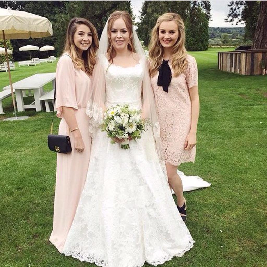 KylieGore's tweet photo. Wanted to post these pics of the #Jamya wedding , so beautiful so why not? #jimandtanyagetmarried http://t.co/5iHQJDop8T