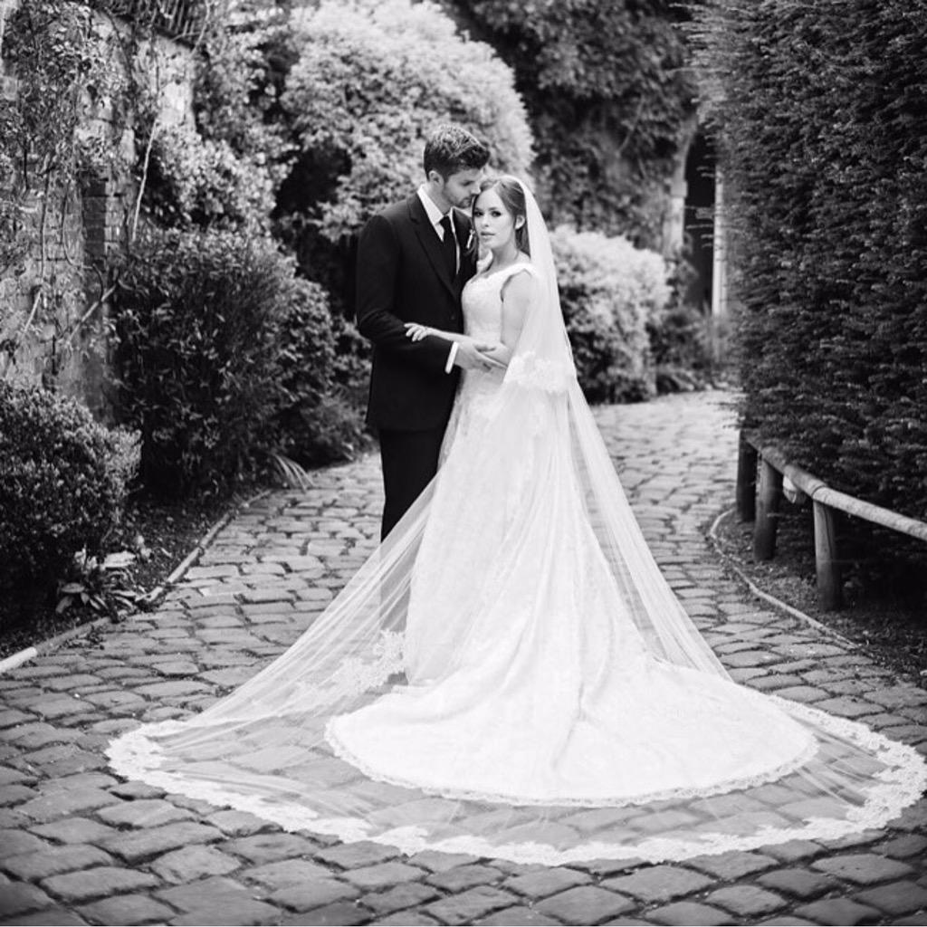 KylieGore's tweet photo. Wanted to post these pics of the #Jamya wedding , so beautiful so why not? #jimandtanyagetmarried http://t.co/5iHQJDop8T