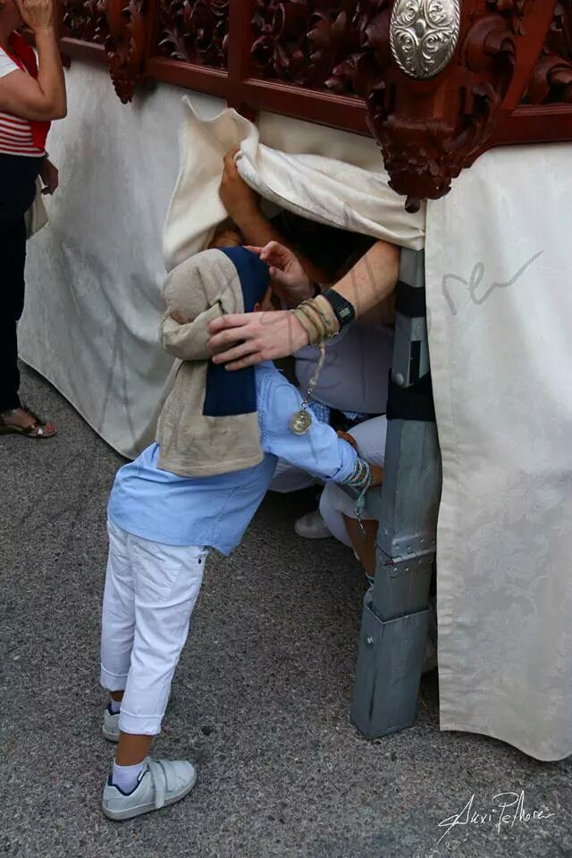 casadelcofrade's tweet photo. La Fe desde pequeño, como la educación y el respeto al prójimo... 

Fotografía @lccofradepemore http://t.co/eRSQ5JIOfu