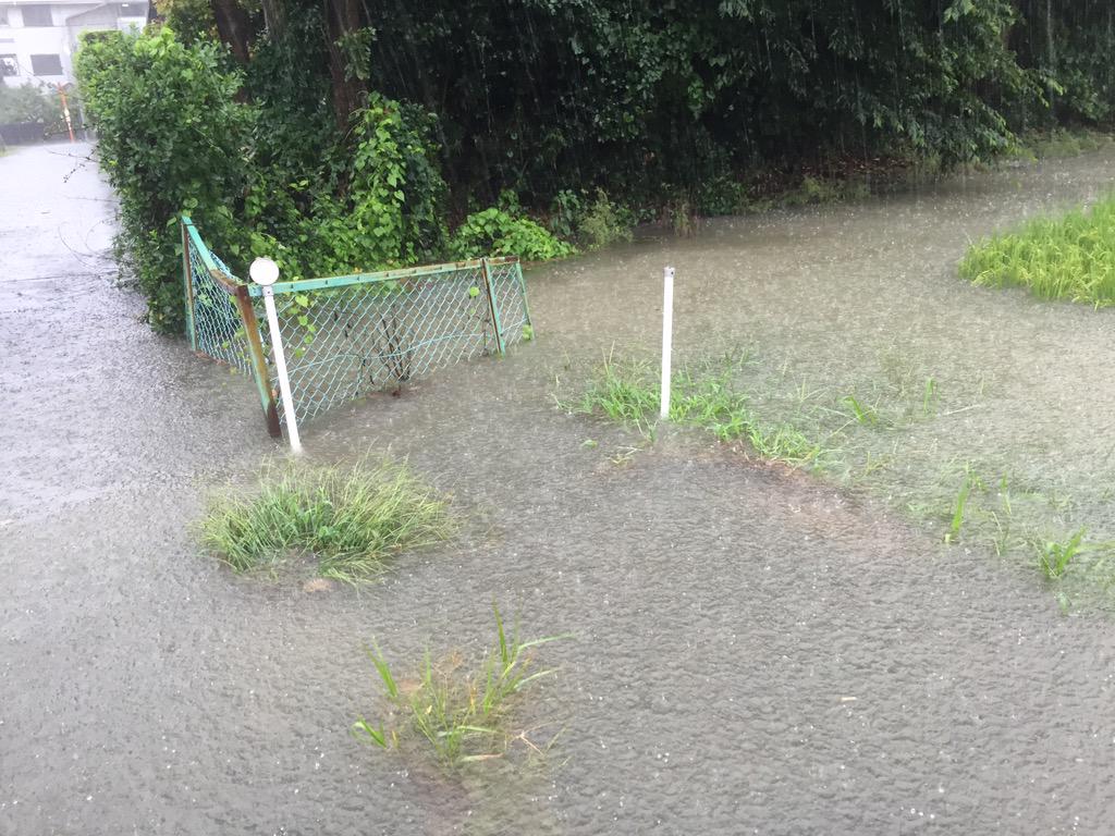 9 8 静岡 浜松市 もう道がない 大雨による河川氾濫のおそれで避難勧告 冠水 浸水被害も 現地の様子 Togetter 9 8 静岡 浜松市 もう道がない 大雨による河川氾濫のおそれで避難勧告 冠水 浸水被害も 現地の様子 Togetter