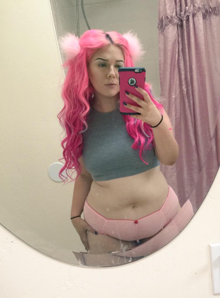 NICOLE ARBOUR CAN LICK MY FAT XO #curvy and PROUD. Body made by love and bread 🍼💦