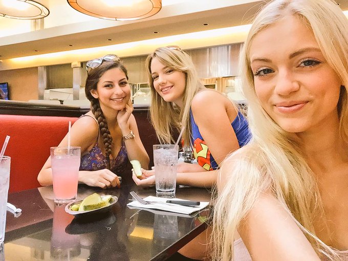 Hotties ? @NinaNorth19 @kennajames21 #lunchdates ? http://t.co/uZv3X6DvgD