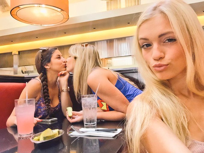 Hotties ? @NinaNorth19 @kennajames21 #lunchdates ? http://t.co/uZv3X6DvgD