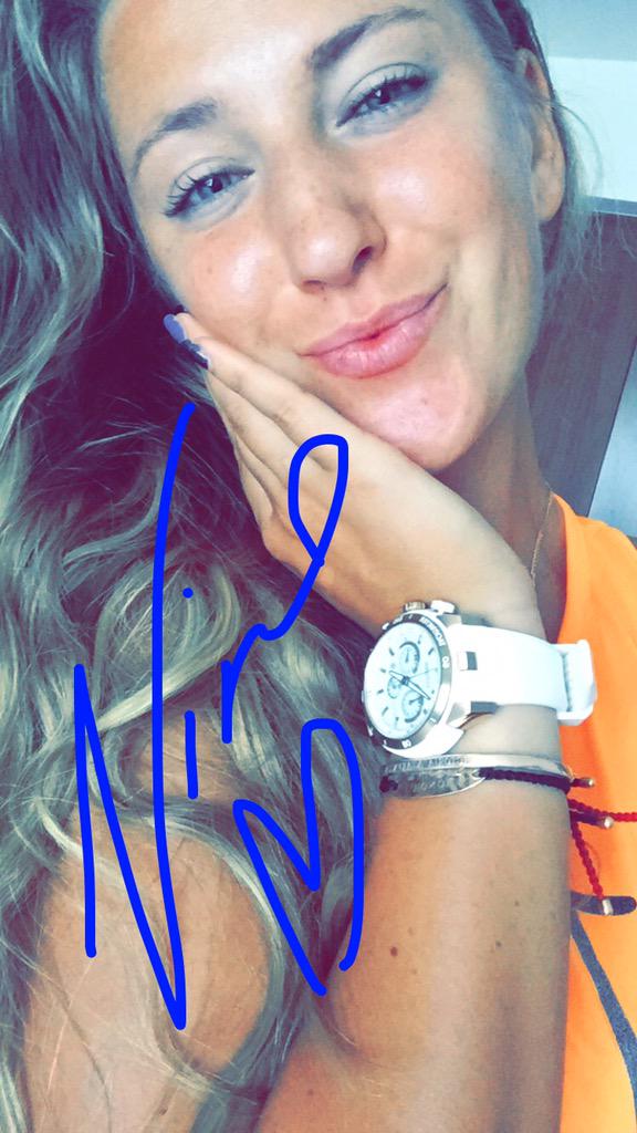 vika7's tweet photo. Post match #virtugraphs and 💋 for all the fans around the world! Thank u for u support. V ❤️ #USOpen http://t.co/RX4ii318Fl