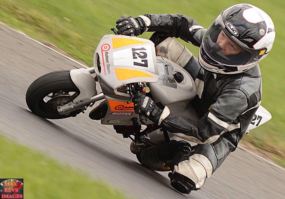 Omg cal won all 3 of his mini races in the British champs at rowrah, bring on the final Rnd, lets get in on #TEAM127