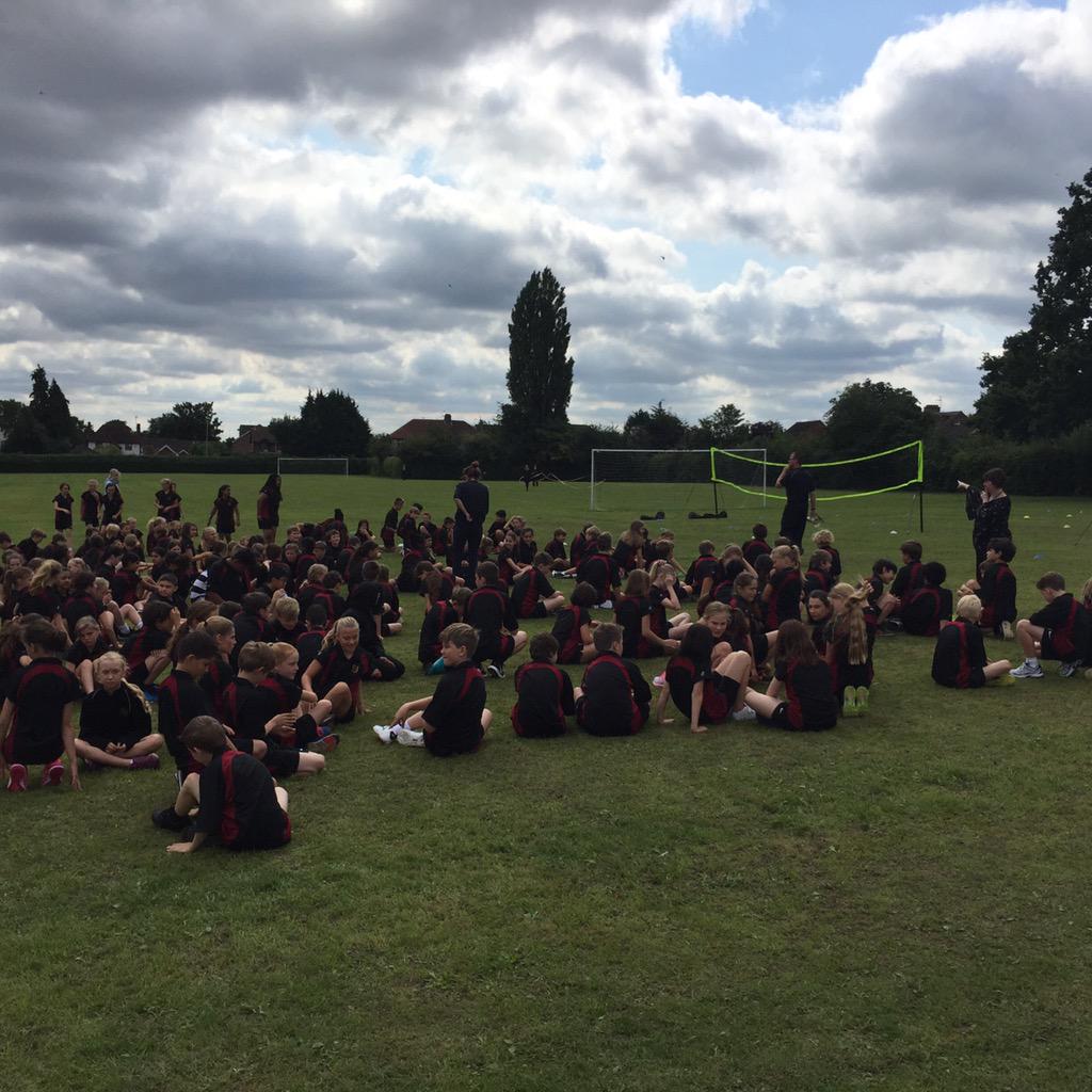 BeaumontYear7's tweet photo. Great turn out for the fun run today! Which house has won? @BeaumontElgar @beauredgrave @BeaumontAusten http://t.co/ij7cbAYUq2