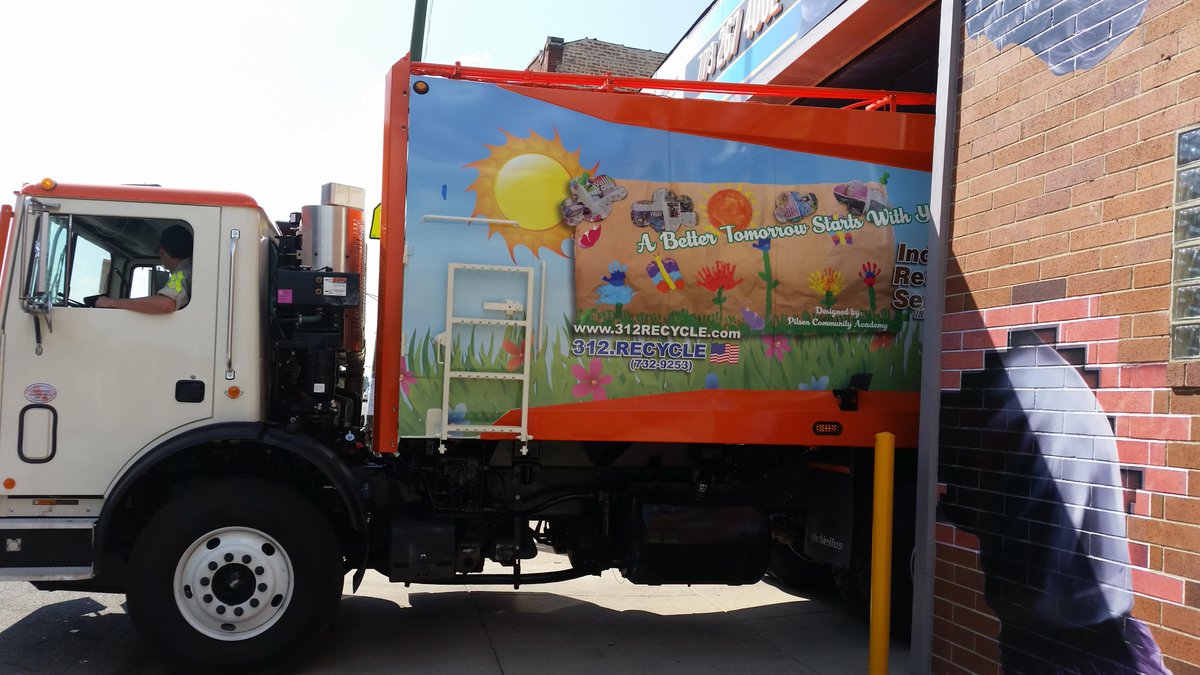 InSightSignCo's tweet image. a #garbagetruck #vehiclewrap