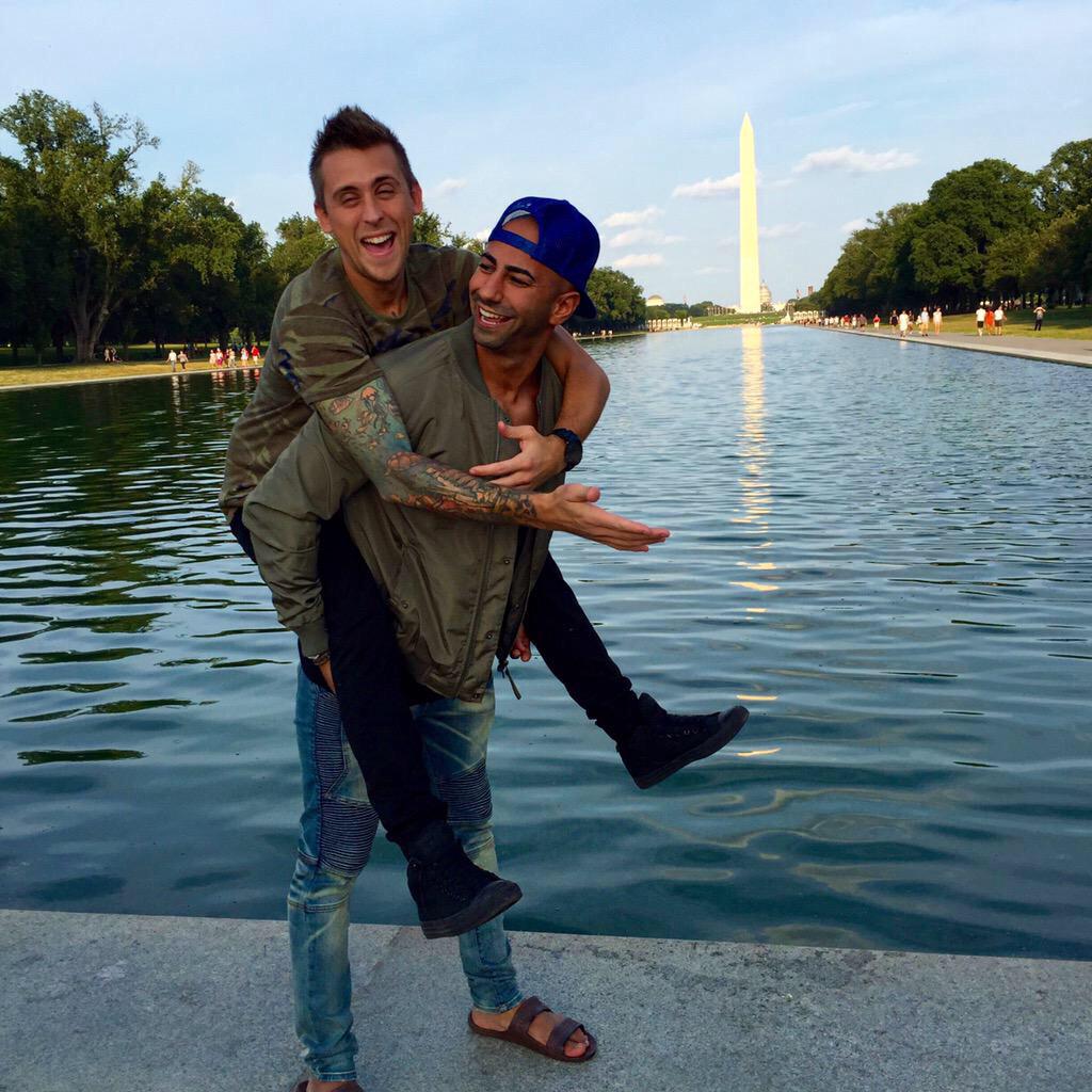 FouseyBase's tweet image. I vote Fousey for streamy award @fouseyTUBE #fouseyTUBE #Streamys 
RT for vote 💧👌👌
Fav for love