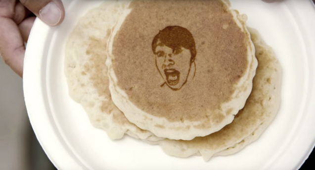 BloggerMills's tweet photo. Holiday Inn Express now 
offers #selfie pancakes. 
http://t.co/zZQ0ReMAqN 
#travelskills #travel http://t.co/e5JIXP8PMj