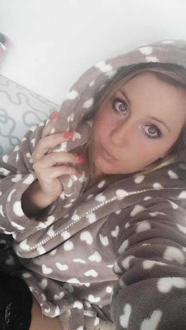 Gute Nacht meine lieben <3 Bis morgen  Wer nicht schlafen kann..schaut euch meine Seite an http://t.co/mOTREOTgzf