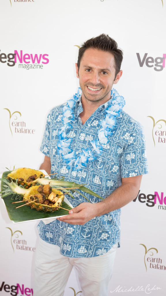 Had SUCH a blast photographing the <a href="/VegNews/">VegNews</a> relaunch at their tiki party this weekend! 😄